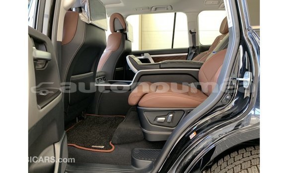 Acheter Import Voiture Toyota Land Cruiser Noir à Import - Dubai, Iles Acheter Import Voiture Toyota Land Cruiser Noir à Import - Dubai, Iles