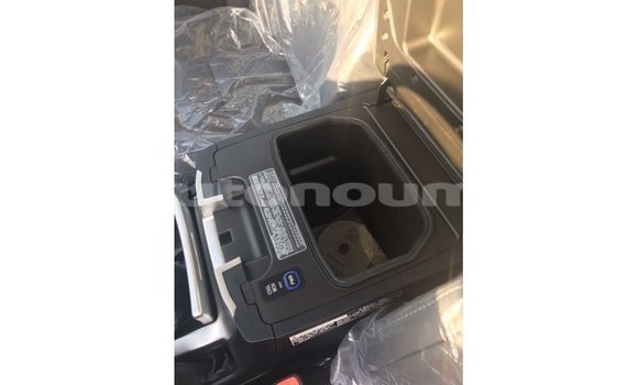 Acheter Import Voiture Toyota Land Cruiser Noir à Import - Dubai, Iles Acheter Import Voiture Toyota Land Cruiser Noir à Import - Dubai, Iles