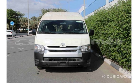 Acheter Import Voiture Toyota Hiace Blanc à Import - Dubai, Iles Acheter Import Voiture Toyota Hiace Blanc à Import - Dubai, Iles