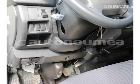 Acheter Import Voiture Toyota Hiace Blanc à Import - Dubai, Iles Acheter Import Voiture Toyota Hiace Blanc à Import - Dubai, Iles