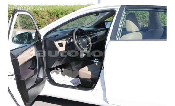 Acheter Import Voiture Toyota Corolla Blanc à Import - Dubai, Iles Acheter Import Voiture Toyota Corolla Blanc à Import - Dubai, Iles