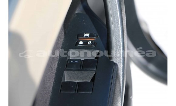 Acheter Import Voiture Toyota Corolla Blanc à Import - Dubai, Iles Acheter Import Voiture Toyota Corolla Blanc à Import - Dubai, Iles