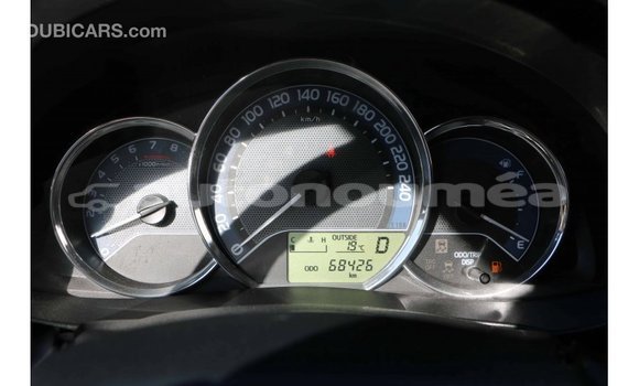 Acheter Import Voiture Toyota Corolla Blanc à Import - Dubai, Iles Acheter Import Voiture Toyota Corolla Blanc à Import - Dubai, Iles