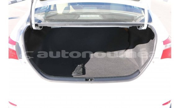 Acheter Import Voiture Toyota Corolla Blanc à Import - Dubai, Iles Acheter Import Voiture Toyota Corolla Blanc à Import - Dubai, Iles