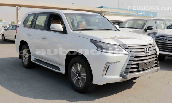 Acheter Import Voiture Lexus LX Blanc à Import - Dubai, Iles Acheter Import Voiture Lexus LX Blanc à Import - Dubai, Iles