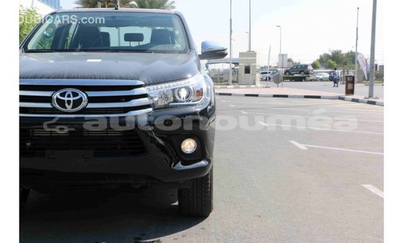 Acheter Import Voiture Toyota Hilux Noir à Import - Dubai, Iles Acheter Import Voiture Toyota Hilux Noir à Import - Dubai, Iles