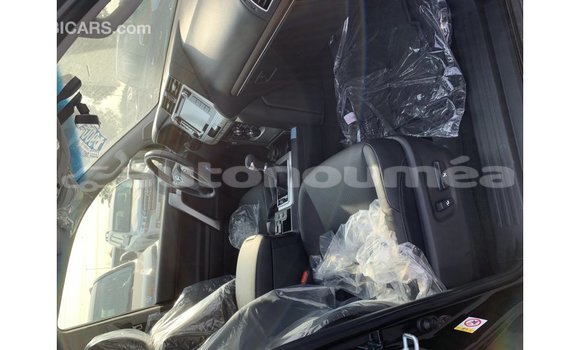 Acheter Import Voiture Toyota Prado Noir à Import - Dubai, Iles Acheter Import Voiture Toyota Prado Noir à Import - Dubai, Iles