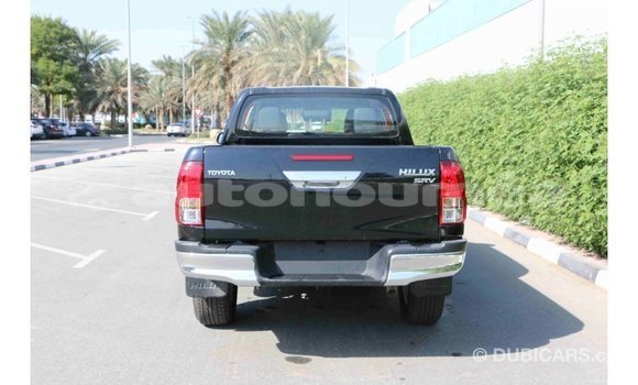 Acheter Import Voiture Toyota Hilux Noir à Import - Dubai, Iles Acheter Import Voiture Toyota Hilux Noir à Import - Dubai, Iles