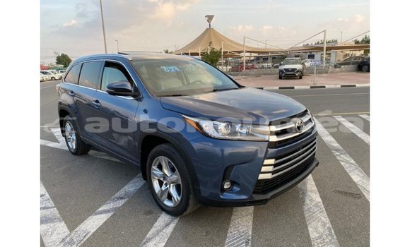 Acheter Import Voiture Toyota Highlander Bleu à Import - Dubai, Iles Acheter Import Voiture Toyota Highlander Bleu à Import - Dubai, Iles