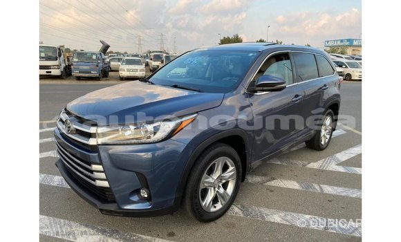 Acheter Import Voiture Toyota Highlander Bleu à Import - Dubai, Iles Acheter Import Voiture Toyota Highlander Bleu à Import - Dubai, Iles