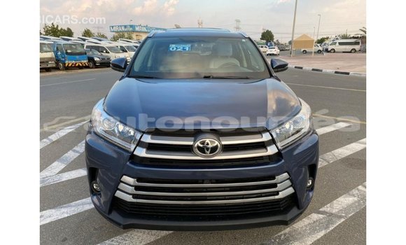 Acheter Import Voiture Toyota Highlander Bleu à Import - Dubai, Iles Acheter Import Voiture Toyota Highlander Bleu à Import - Dubai, Iles