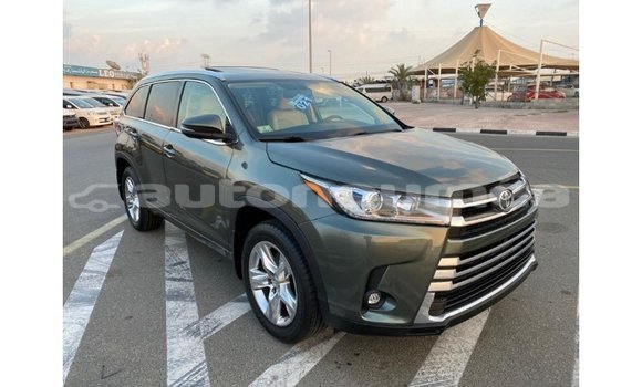 Acheter Import Voiture Toyota Highlander Vert à Import - Dubai, Iles Acheter Import Voiture Toyota Highlander Vert à Import - Dubai, Iles