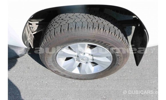 Acheter Import Voiture Toyota Hilux Noir à Import - Dubai, Iles Acheter Import Voiture Toyota Hilux Noir à Import - Dubai, Iles