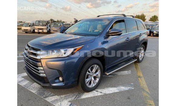 Acheter Import Voiture Toyota Highlander Bleu à Import - Dubai, Iles Acheter Import Voiture Toyota Highlander Bleu à Import - Dubai, Iles