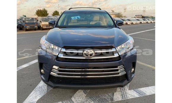 Acheter Import Voiture Toyota Highlander Bleu à Import - Dubai, Iles Acheter Import Voiture Toyota Highlander Bleu à Import - Dubai, Iles