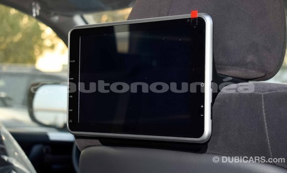 Acheter Import Voiture Toyota Land Cruiser Blanc à Import - Dubai, Iles Acheter Import Voiture Toyota Land Cruiser Blanc à Import - Dubai, Iles