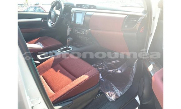 Buy Import Toyota Hilux White Car in Import - Dubai in Iles Buy Import Toyota Hilux White Car in Import - Dubai in Iles