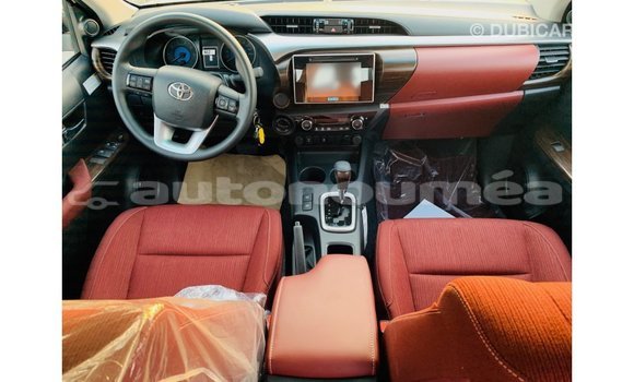 Buy Import Toyota Hilux White Car in Import - Dubai in Iles Buy Import Toyota Hilux White Car in Import - Dubai in Iles