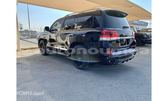 Acheter Import Voiture Toyota Land Cruiser Noir à Import - Dubai, Iles Acheter Import Voiture Toyota Land Cruiser Noir à Import - Dubai, Iles