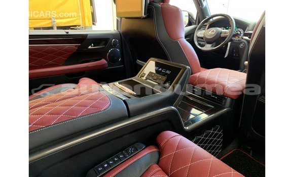 Acheter Import Voiture Lexus LX Noir à Import - Dubai, Iles Acheter Import Voiture Lexus LX Noir à Import - Dubai, Iles