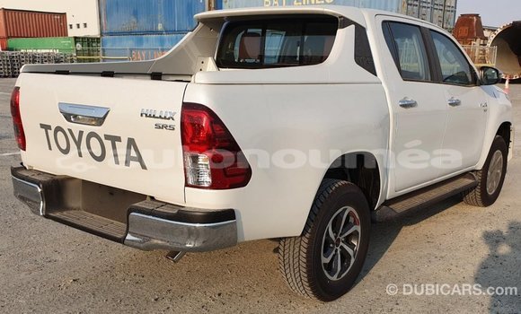 Acheter Import Voiture Toyota Hilux Blanc à Import - Dubai, Iles Acheter Import Voiture Toyota Hilux Blanc à Import - Dubai, Iles