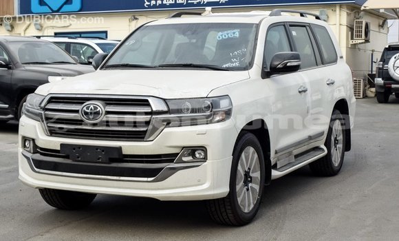 Acheter Import Voiture Toyota Land Cruiser Blanc à Import - Dubai, Iles Acheter Import Voiture Toyota Land Cruiser Blanc à Import - Dubai, Iles