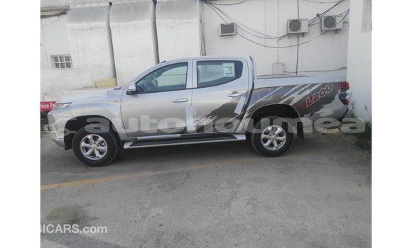 Buy Import Mitsubishi L200 Other Car in Import - Dubai in Iles Buy Import Mitsubishi L200 Other Car in Import - Dubai in Iles