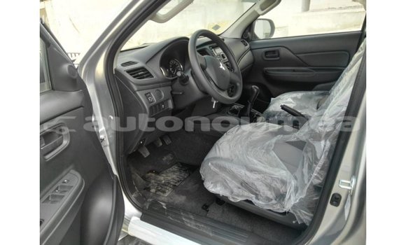 Buy Import Mitsubishi L200 Other Car in Import - Dubai in Iles Buy Import Mitsubishi L200 Other Car in Import - Dubai in Iles