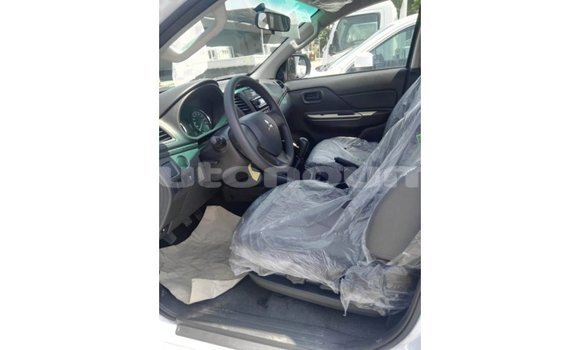 Buy Import Mitsubishi L200 Other Car in Import - Dubai in Iles Buy Import Mitsubishi L200 Other Car in Import - Dubai in Iles