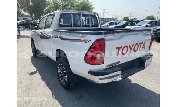 Buy Import Toyota Hilux White Car in Import - Dubai in Iles Buy Import Toyota Hilux White Car in Import - Dubai in Iles