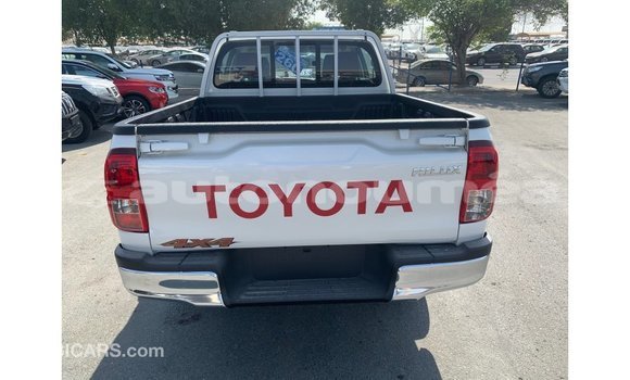 Buy Import Toyota Hilux White Car in Import - Dubai in Iles Buy Import Toyota Hilux White Car in Import - Dubai in Iles