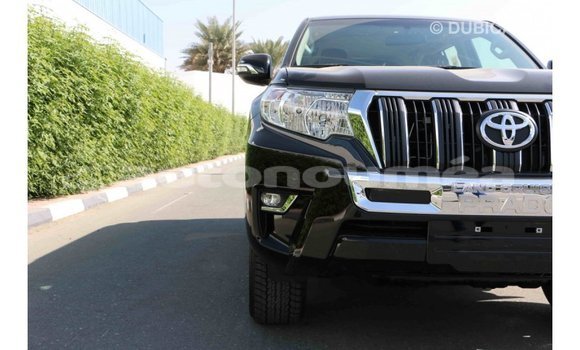 Acheter Import Voiture Toyota Prado Blanc à Import - Dubai, Iles Acheter Import Voiture Toyota Prado Blanc à Import - Dubai, Iles