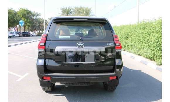 Acheter Import Voiture Toyota Prado Blanc à Import - Dubai, Iles Acheter Import Voiture Toyota Prado Blanc à Import - Dubai, Iles