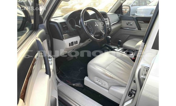 Buy Import Mitsubishi Pajero Other Car in Import - Dubai in Iles Buy Import Mitsubishi Pajero Other Car in Import - Dubai in Iles