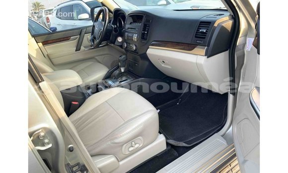 Buy Import Mitsubishi Pajero Other Car in Import - Dubai in Iles Buy Import Mitsubishi Pajero Other Car in Import - Dubai in Iles