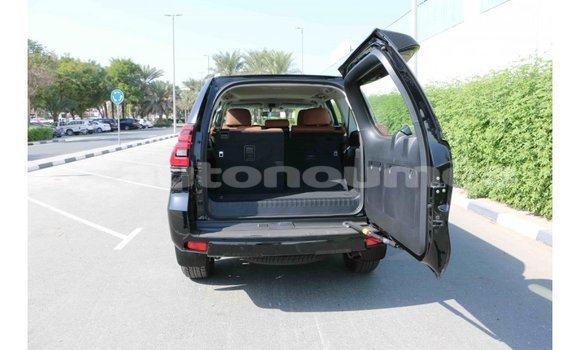 Acheter Import Voiture Toyota Prado Blanc à Import - Dubai, Iles Acheter Import Voiture Toyota Prado Blanc à Import - Dubai, Iles