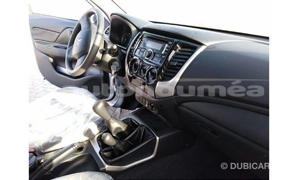 Acheter Import Voiture Mitsubishi L200 Blanc à Import - Dubai, Iles Acheter Import Voiture Mitsubishi L200 Blanc à Import - Dubai, Iles