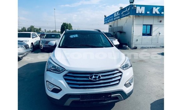 Acheter Import Voiture Hyundai Santa Fe Blanc à Import - Dubai, Iles Acheter Import Voiture Hyundai Santa Fe Blanc à Import - Dubai, Iles