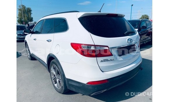 Acheter Import Voiture Hyundai Santa Fe Blanc à Import - Dubai, Iles Acheter Import Voiture Hyundai Santa Fe Blanc à Import - Dubai, Iles