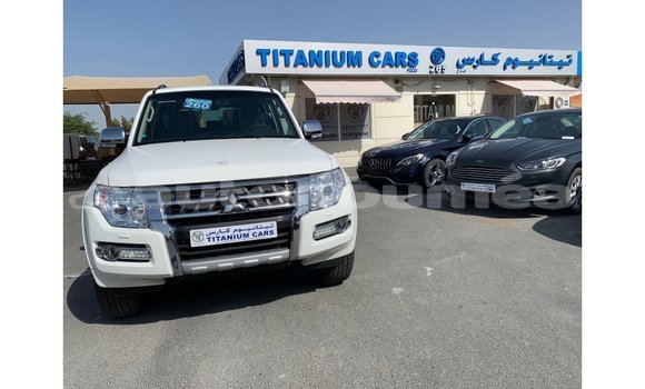 Buy Import Mitsubishi Pajero White Car in Import - Dubai in Iles Buy Import Mitsubishi Pajero White Car in Import - Dubai in Iles