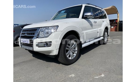 Buy Import Mitsubishi Pajero White Car in Import - Dubai in Iles Buy Import Mitsubishi Pajero White Car in Import - Dubai in Iles