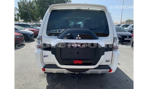 Buy Import Mitsubishi Pajero White Car in Import - Dubai in Iles Buy Import Mitsubishi Pajero White Car in Import - Dubai in Iles
