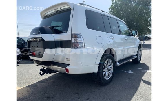 Buy Import Mitsubishi Pajero White Car in Import - Dubai in Iles Buy Import Mitsubishi Pajero White Car in Import - Dubai in Iles