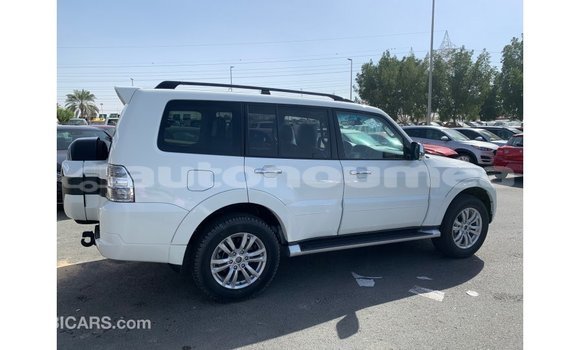 Buy Import Mitsubishi Pajero White Car in Import - Dubai in Iles Buy Import Mitsubishi Pajero White Car in Import - Dubai in Iles
