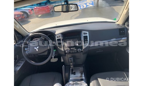 Buy Import Mitsubishi Pajero White Car in Import - Dubai in Iles Buy Import Mitsubishi Pajero White Car in Import - Dubai in Iles