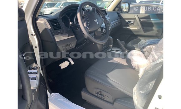 Buy Import Mitsubishi Pajero White Car in Import - Dubai in Iles Buy Import Mitsubishi Pajero White Car in Import - Dubai in Iles