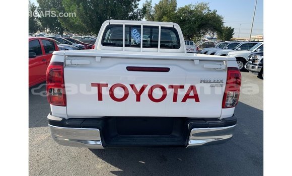 Buy Import Toyota Hilux White Car in Import - Dubai in Iles Buy Import Toyota Hilux White Car in Import - Dubai in Iles