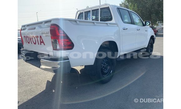 Buy Import Toyota Hilux White Car in Import - Dubai in Iles Buy Import Toyota Hilux White Car in Import - Dubai in Iles