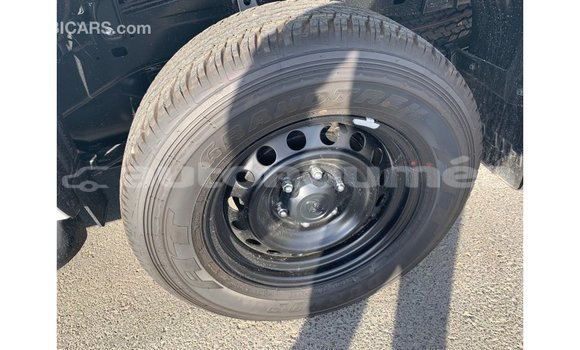 Buy Import Toyota Hilux White Car in Import - Dubai in Iles Buy Import Toyota Hilux White Car in Import - Dubai in Iles