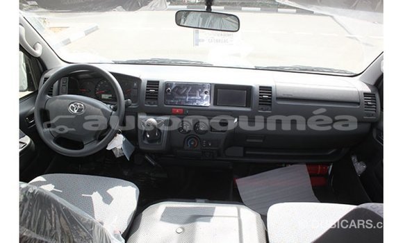 Acheter Import Voiture Toyota Hiace Blanc à Import - Dubai, Iles Acheter Import Voiture Toyota Hiace Blanc à Import - Dubai, Iles